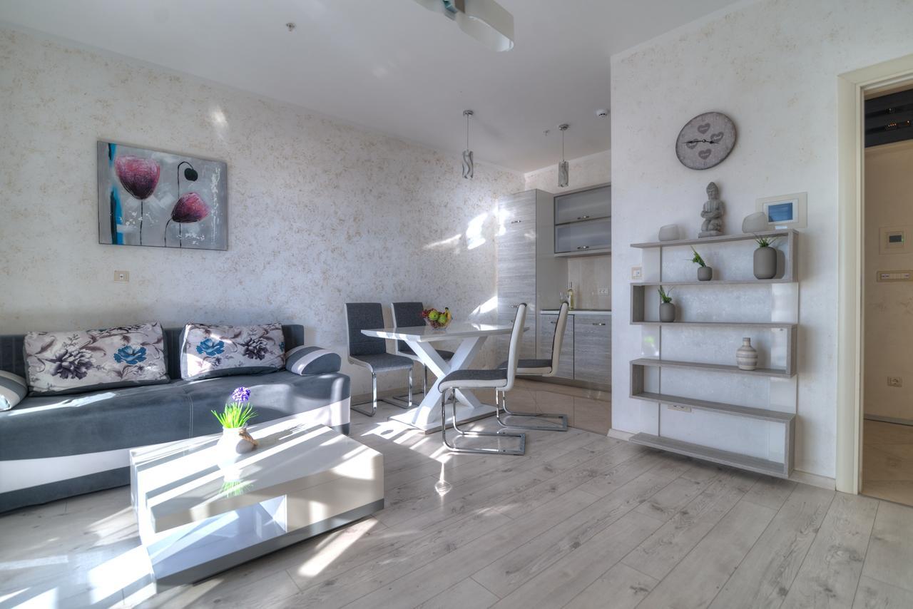 Apartments Harmonia Colours บุดวา ภายนอก รูปภาพ
